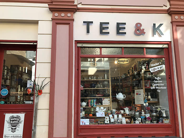 TEE & K